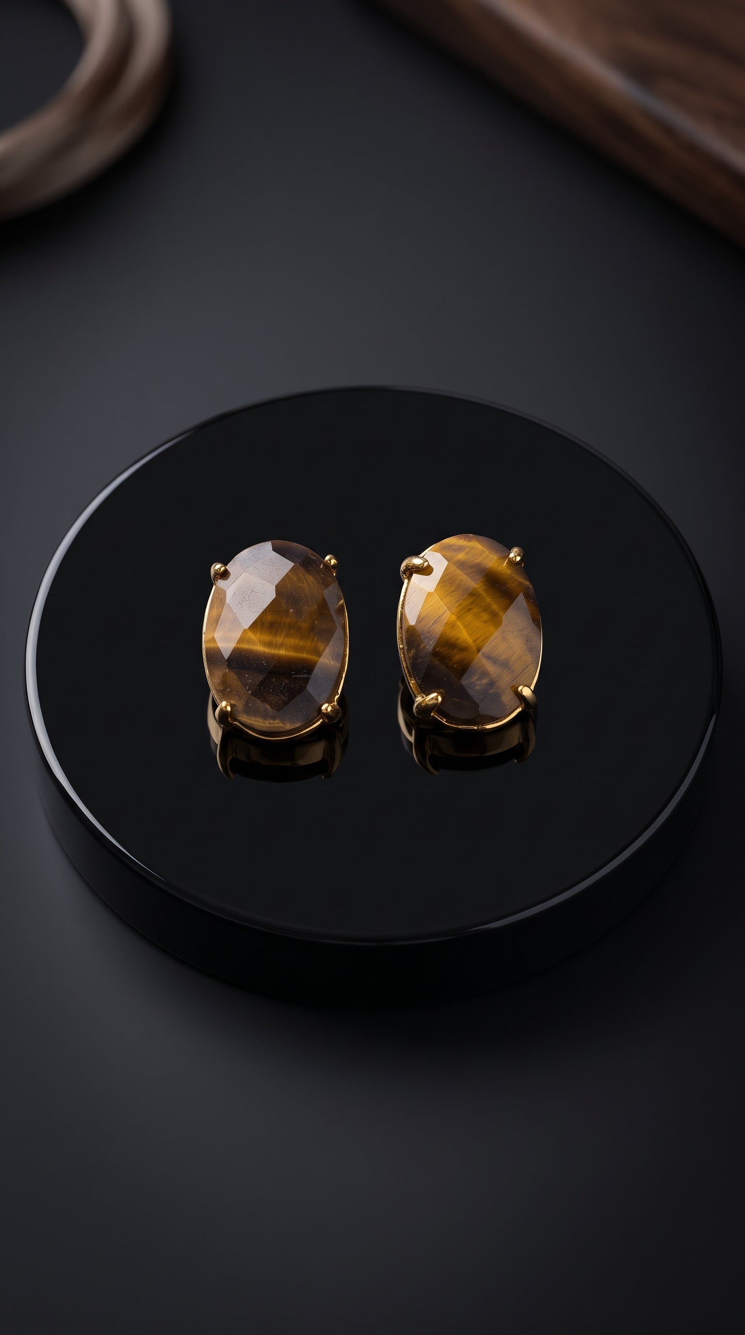Lorvik Earrings